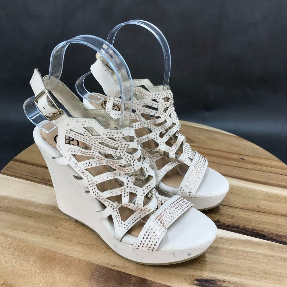 Daisy Fuentes Beige Embellished Wedge Strappy Slingback Sandals Womens Size 6 M